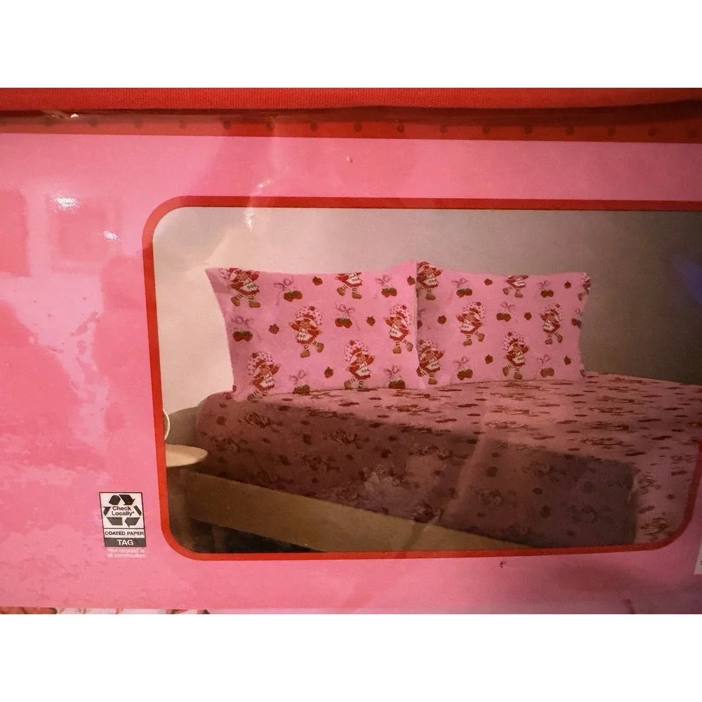 NWT Strawberry Shortcake Twin Sheet Set 3 Piece Pink Bedding New Sealed